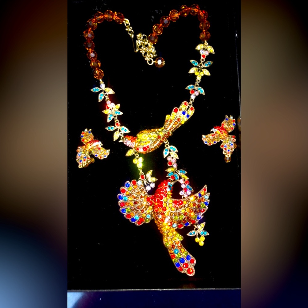 Heidi Daus “ Mary Poppins Come fly with Me” Bird Necklace and Earring Set - Picture 2 of 10